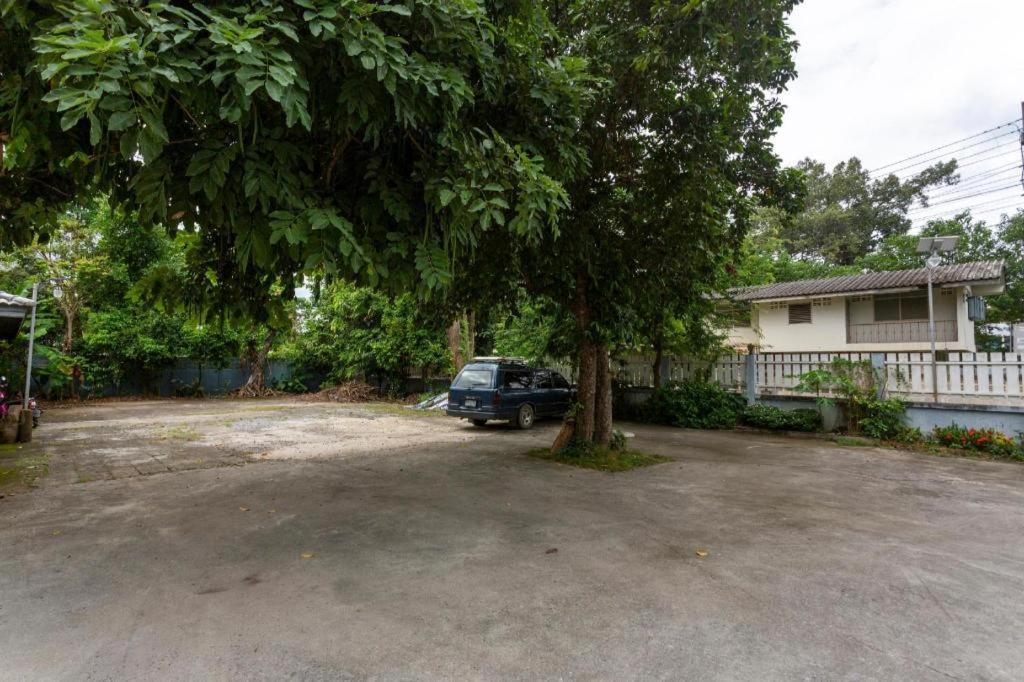 Oyo 75356 Thipsiri Lodge Chiang Mai Exterior photo